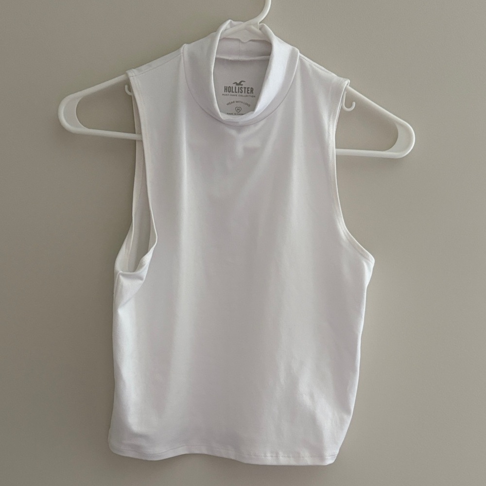 Hollister Women's Classic White Tank Top